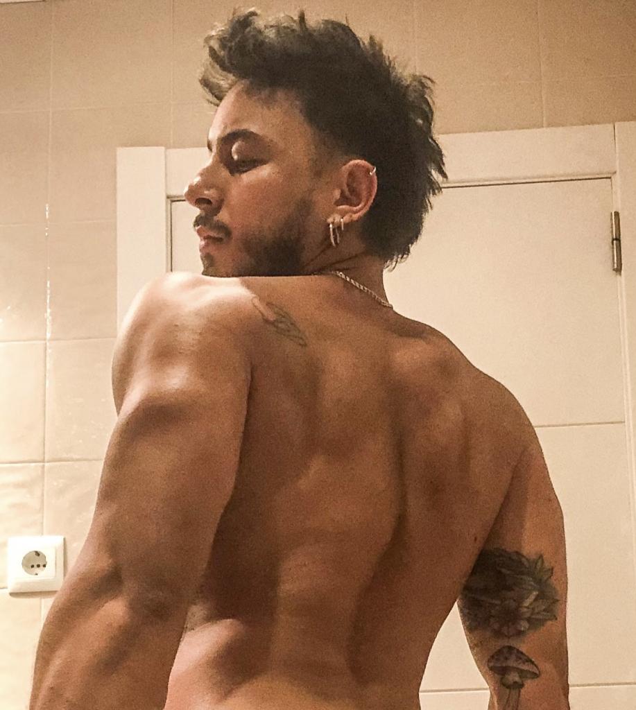 672044911: Chico busca chica en Valencia