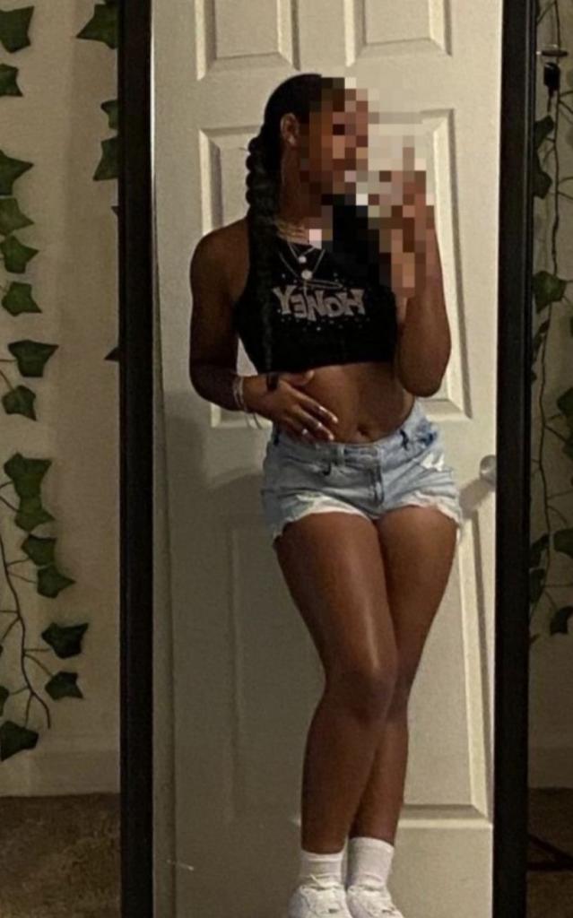 Chica busca chico en Almería: 