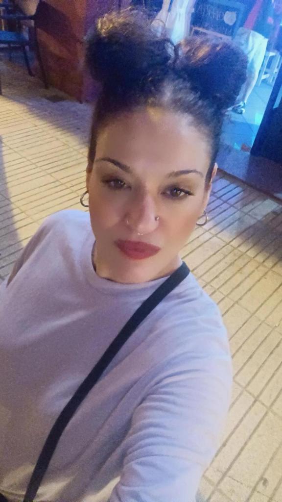 672863020: Chica busca chico en Valencia