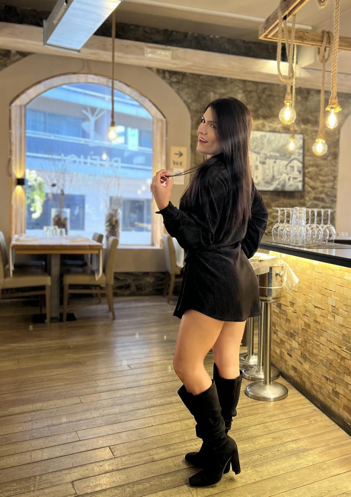 613859477: Chica busca chico en Lérida