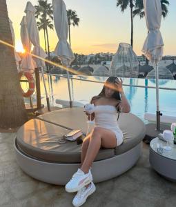 604358380: Chica busca chico en Almería