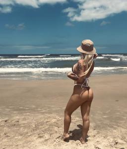 664386705: Chica busca chico en Cádiz