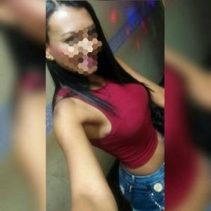 692262577: Chica busca chico en La Coruña