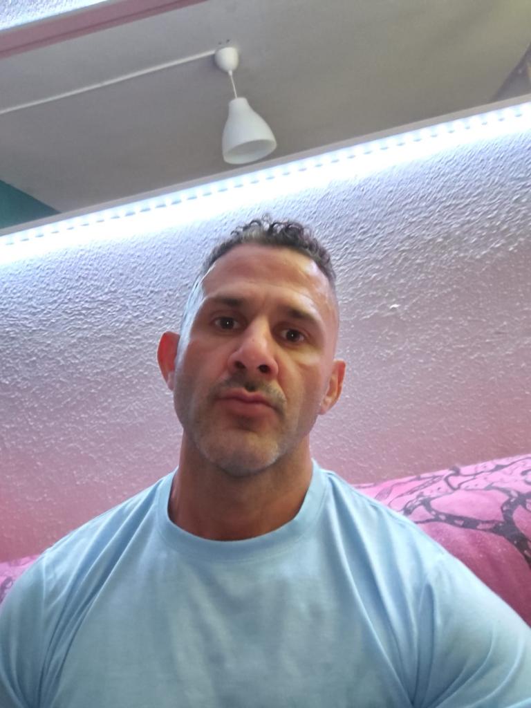 Chico busca chica en Málaga: 