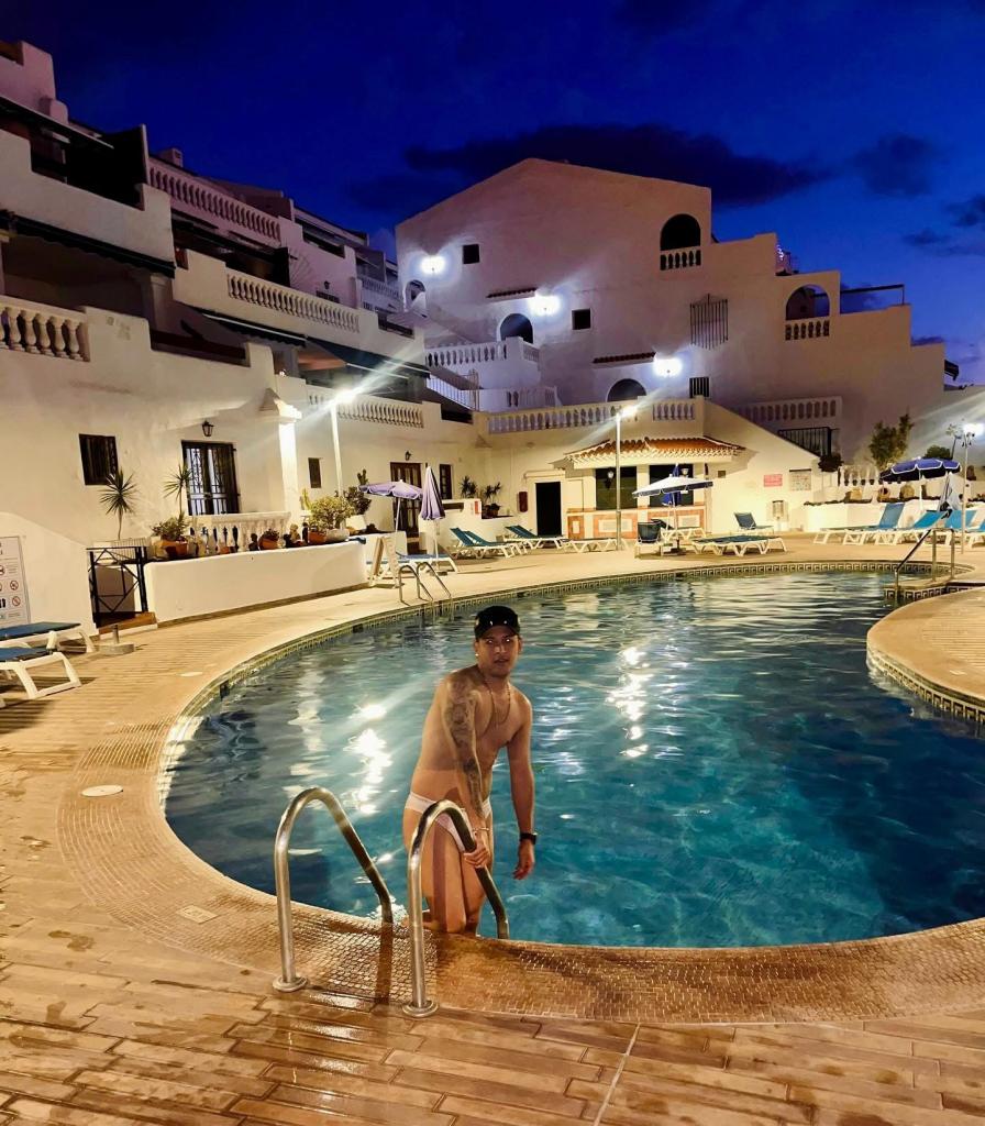 674713300: Chico busca chica en Zaragoza