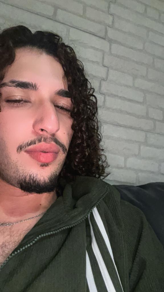 613599333: Chico busca chica en Madrid