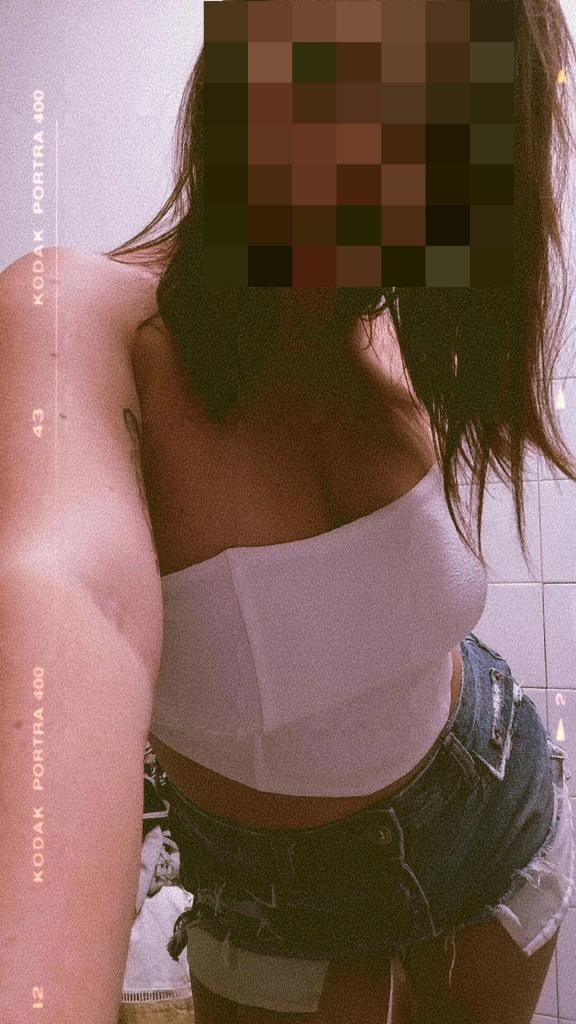 627468981: Chica busca chico en Sevilla