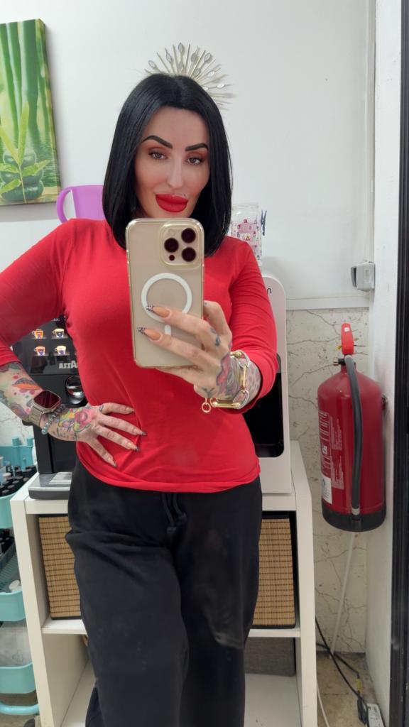 687076162: Chica busca chico en Las Palmas