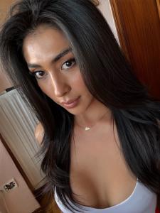 672317197: Transexual en León