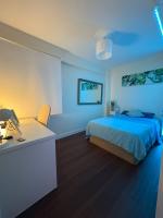 685616770: Chica busca chico en Gerona