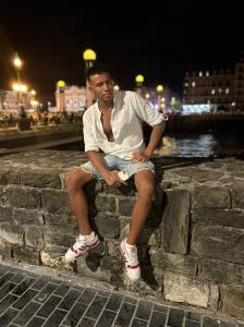 653327271: Chico busca chica en Guipúzcoa