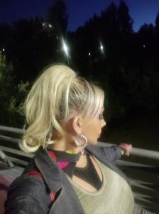 663439766: Travesti en León