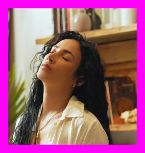 672033440: Chica busca chico en Madrid