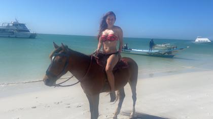 624476841: Chica busca chico en Murcia