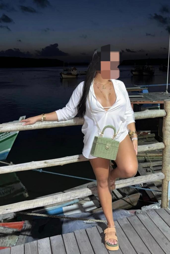 612284423: Chica busca chico en La Coruña