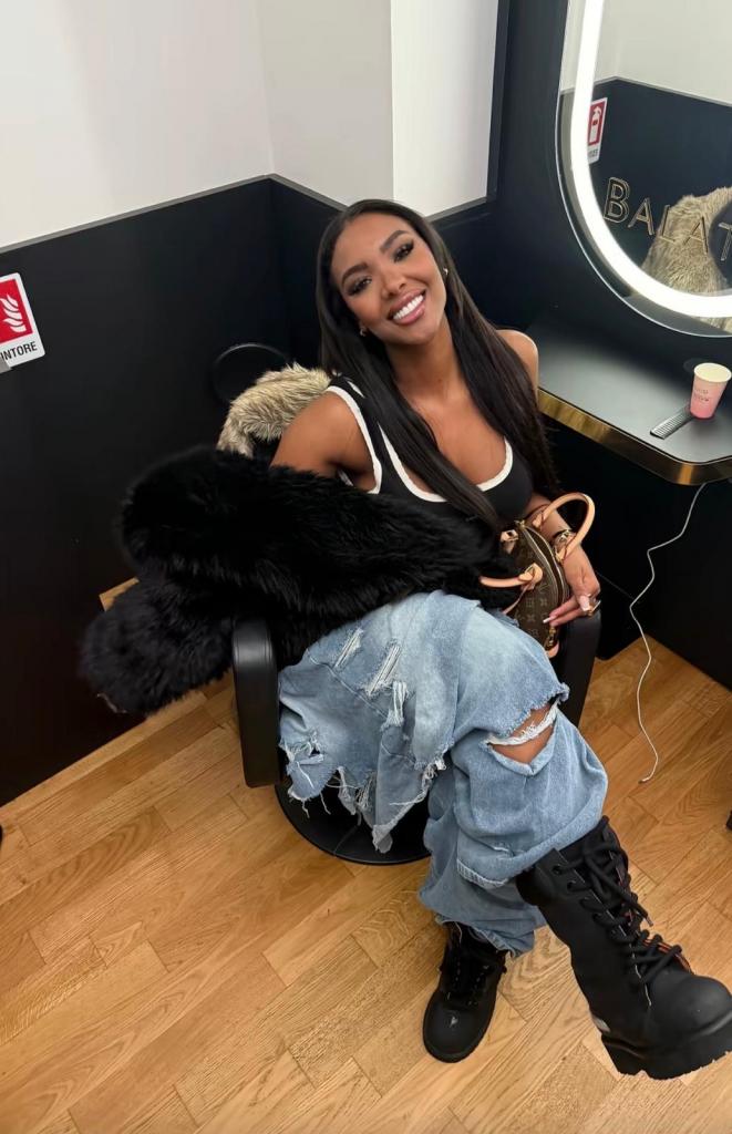 Chica busca chico en Almería: 