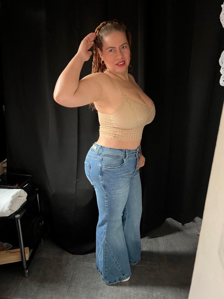 613867952: Chica busca chico en Cantabria