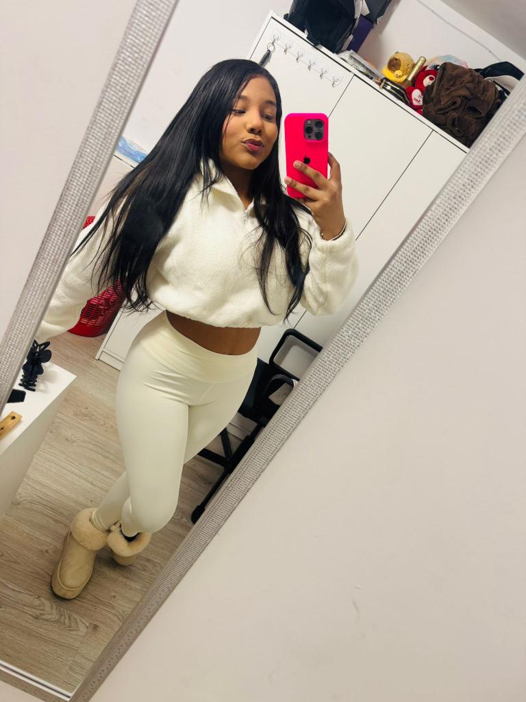 Chica busca chico en Almería: 