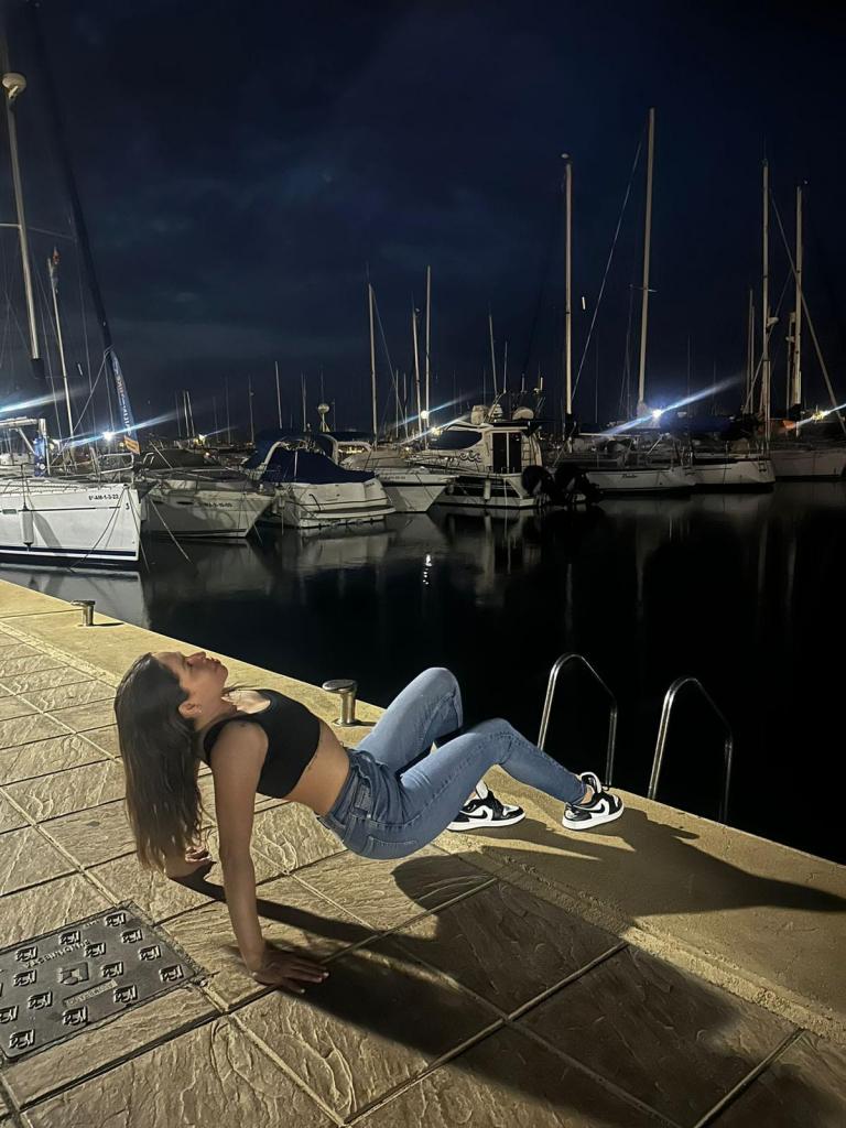 Chica busca chico en Almería: 