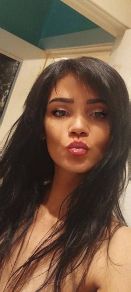 Chica busca chico en Valencia: Chica busca chico