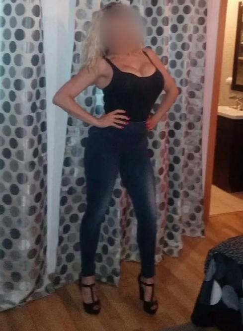 Chica busca chico en Cádiz: 