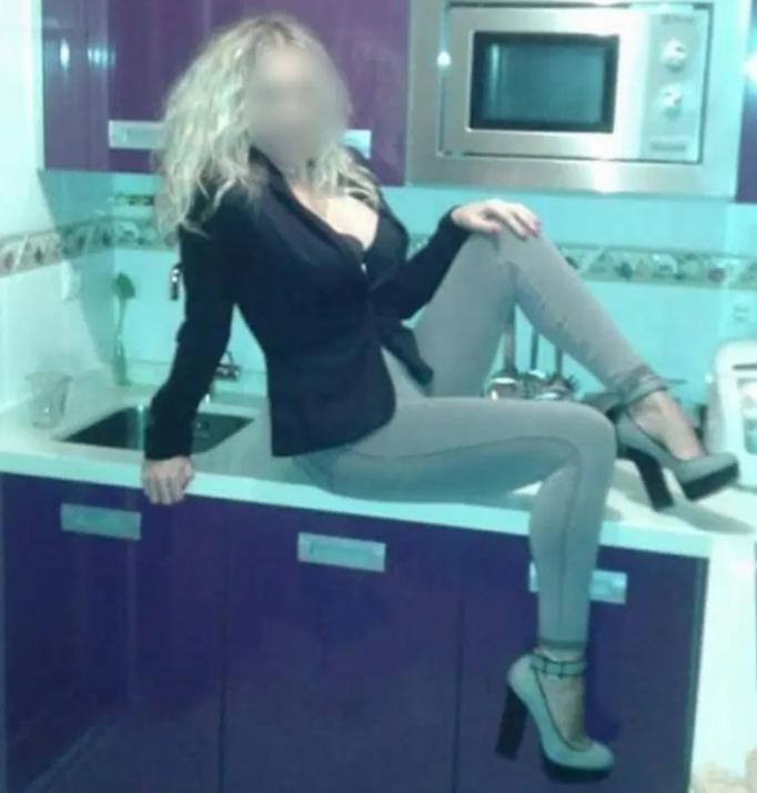 Chica busca chico en Cádiz: 