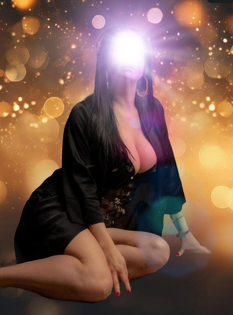 634004351: Chica busca chico en La Coruña