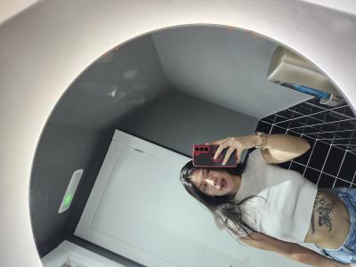 663085952: Chica busca chico en Barcelona