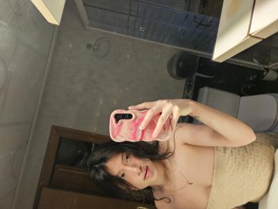 663085952: Chica busca chico en Barcelona