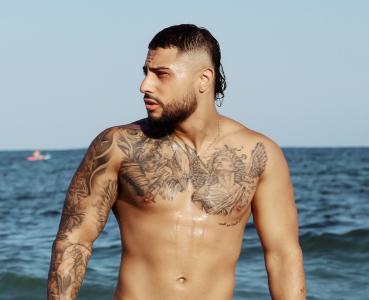 663874628: Chico busca chica en Barcelona