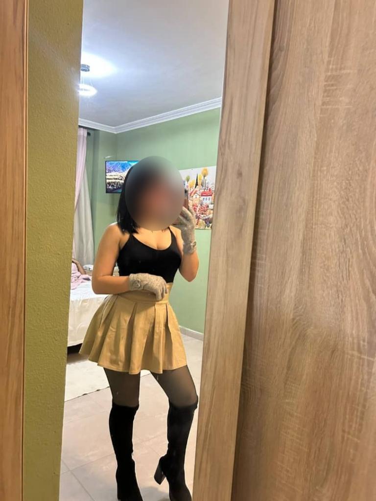 624041128: Chica busca chico en Sevilla