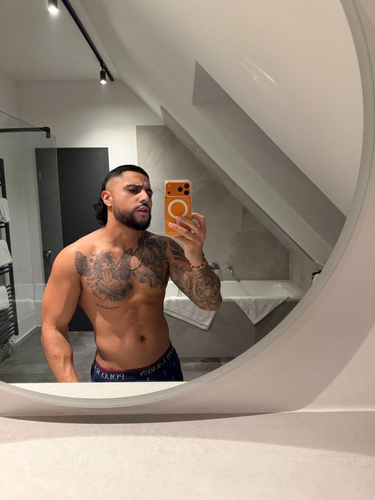 Chico busca chica en Barcelona: 