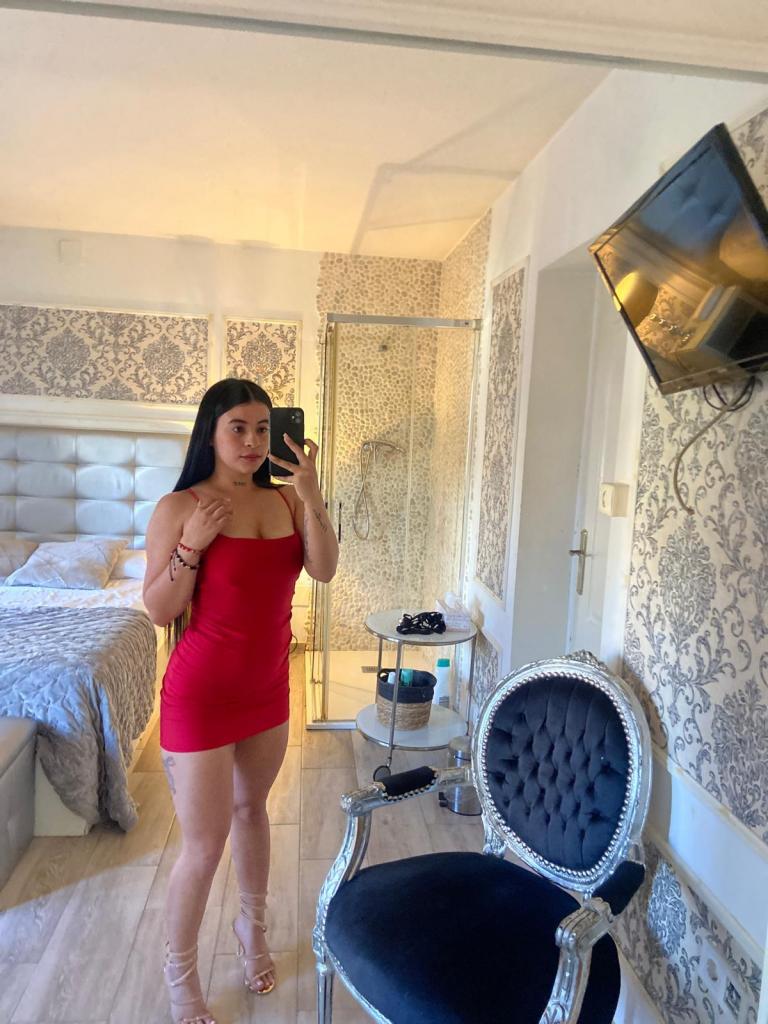 Chica busca chico en Almería: 