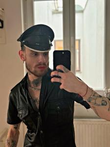 674892614: Chico busca chica en Barcelona