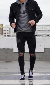 Chico busca chica en Sevilla: 