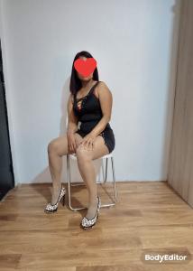 613436499: Chica busca chico en Barcelona