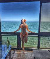 647270375: Chica busca chico en La Coruña