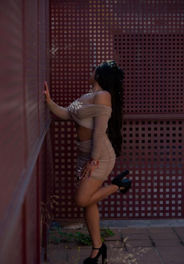 613169855: Chica busca chico en Madrid