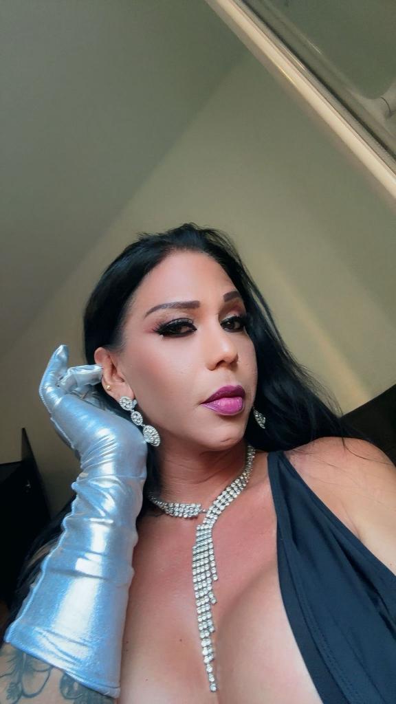 695447326: Travesti en Lérida