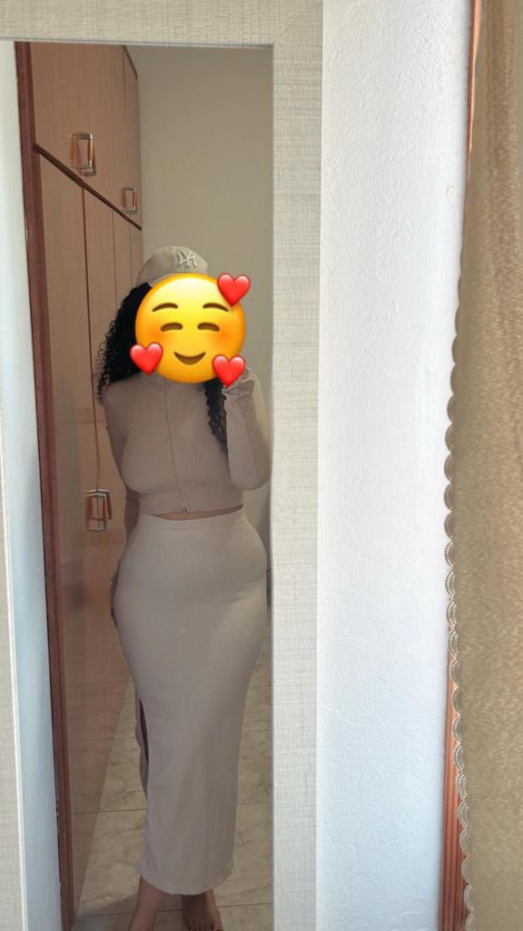 631301094: Chica busca chico en Las Palmas