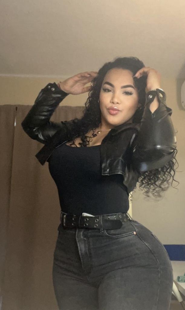 Chica busca chico en Granada: 