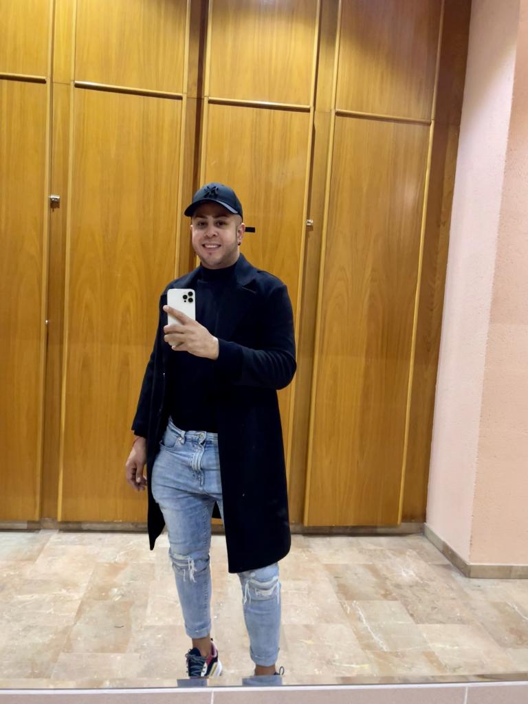 643023847: Chico busca chica en Valencia