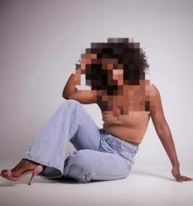 604181823: Chica busca chico en La Coruña