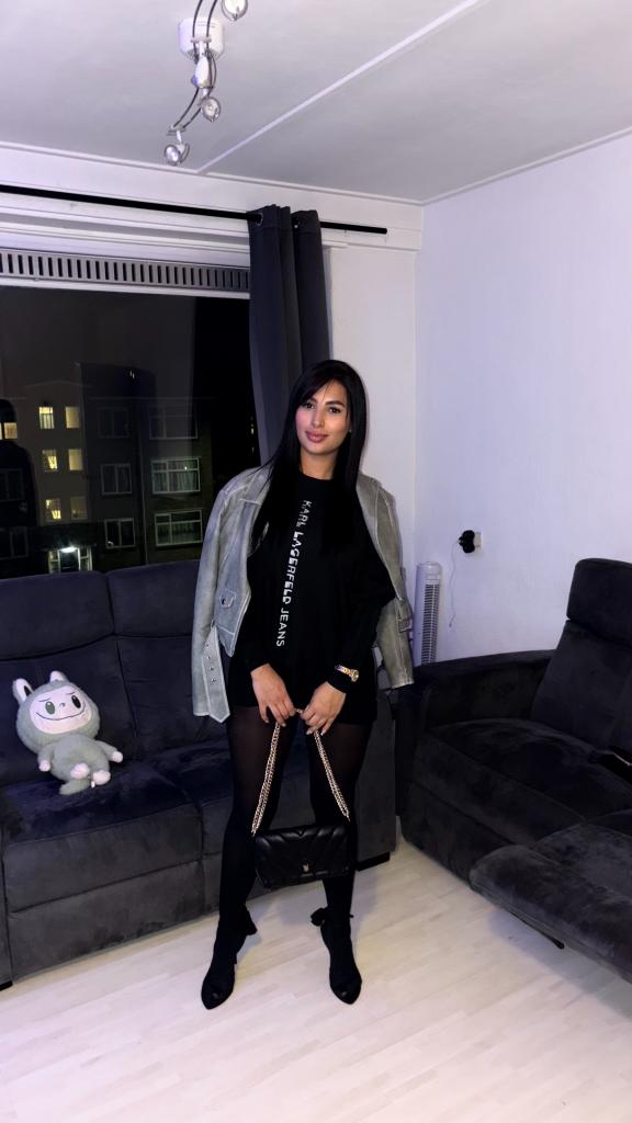 632029445: Chica busca chico en Granada