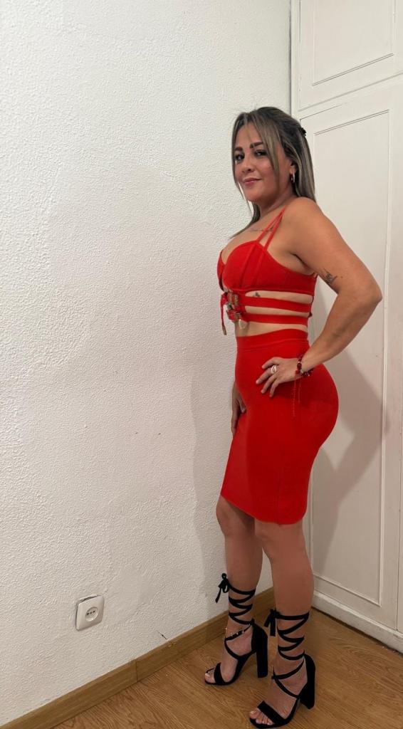 614430288: Chica busca chico en Madrid