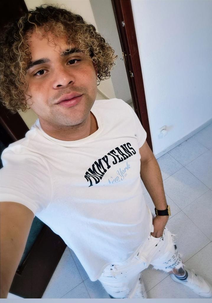 631635916: Chico busca chica en Barcelona