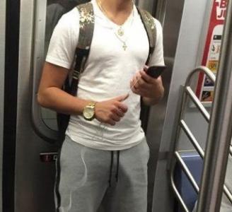 683238474: Chico busca chica en Sevilla