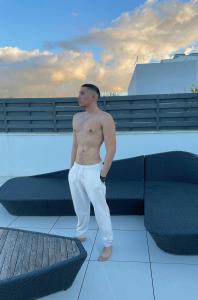 Chico busca chica en Mallorca: 