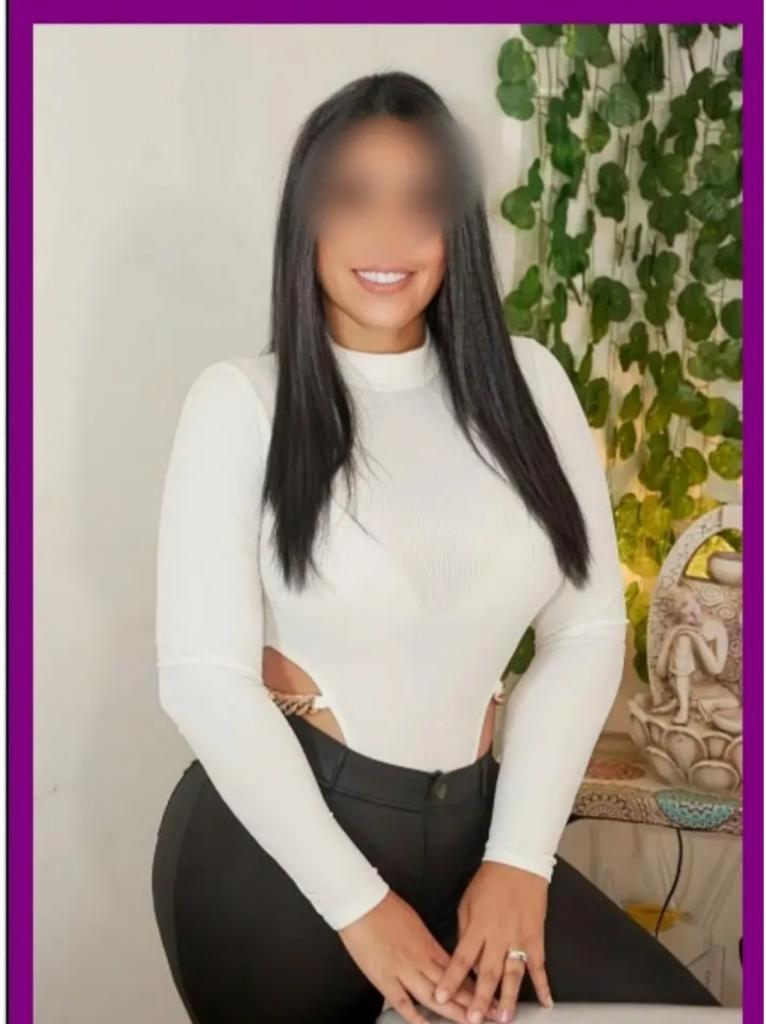 663422406: Chica busca chico en Barcelona