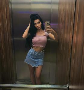 624554146: Chica busca chico en Sevilla